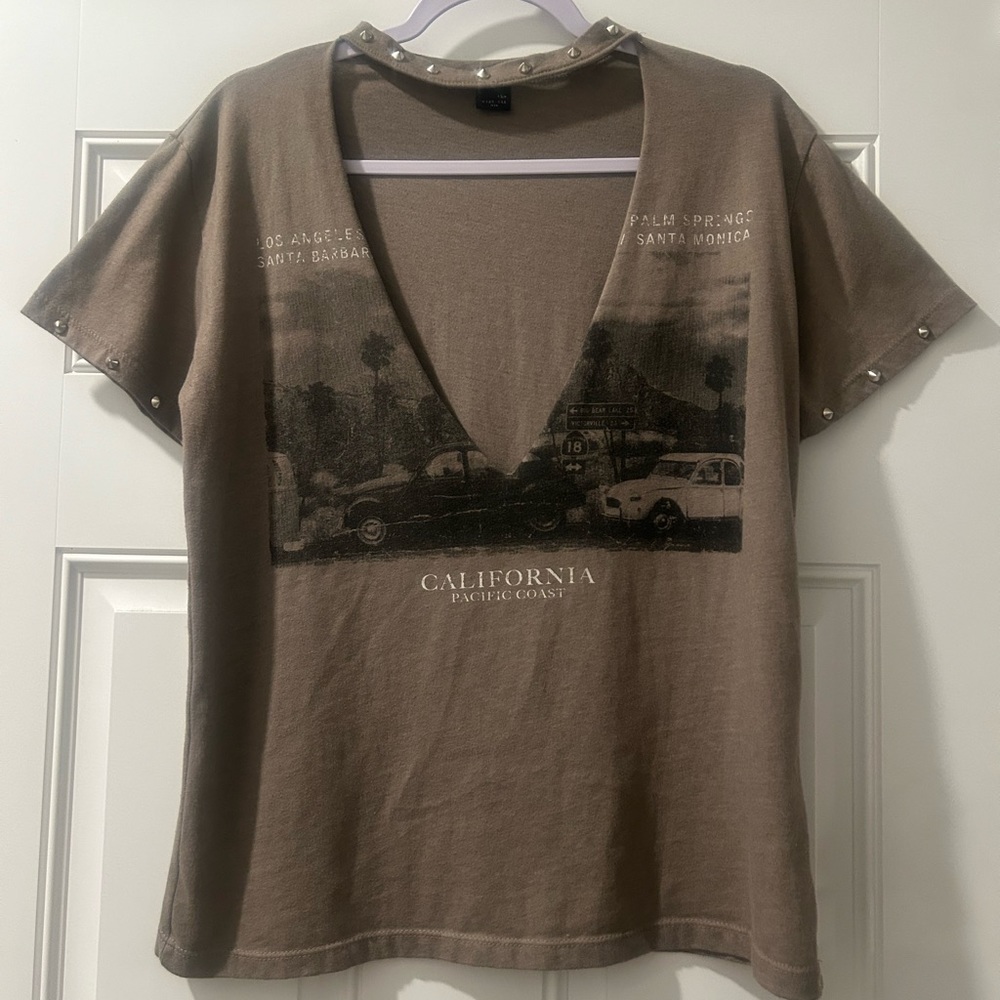 Women’s Boutique Cut Out and Stud Embellished Short Sleeve Brown Tee Size Large